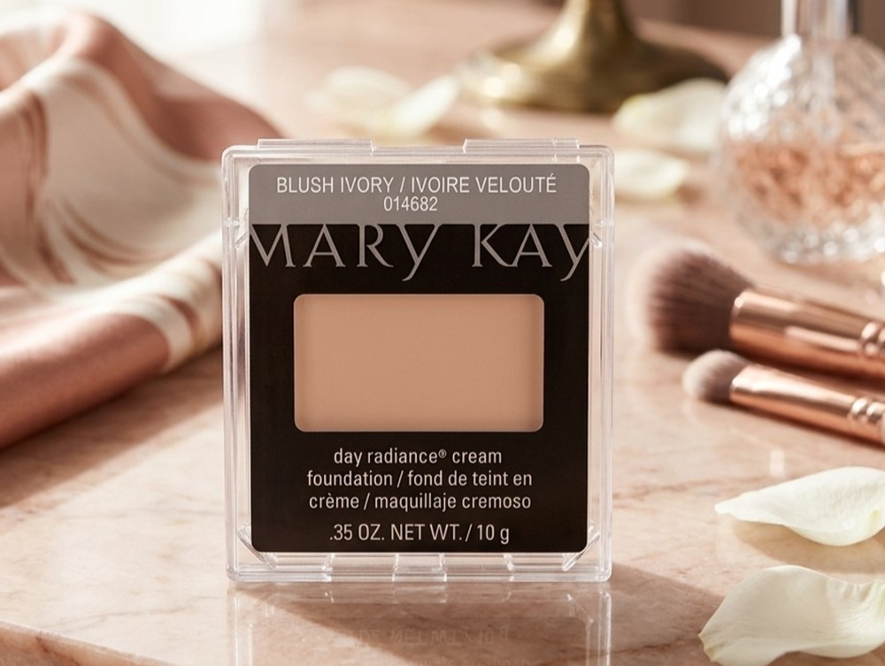 Mary Kay Day Radiance Cream Foundation Blush Ivory 014682 .35 oz New